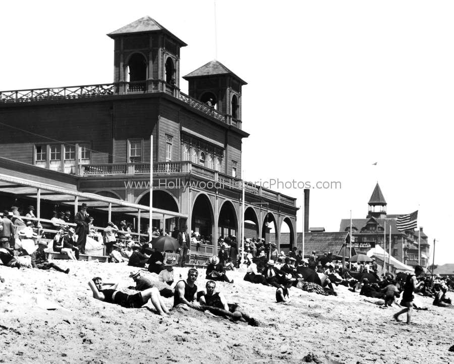 Santa Monica Bath House 1901 wm.jpg